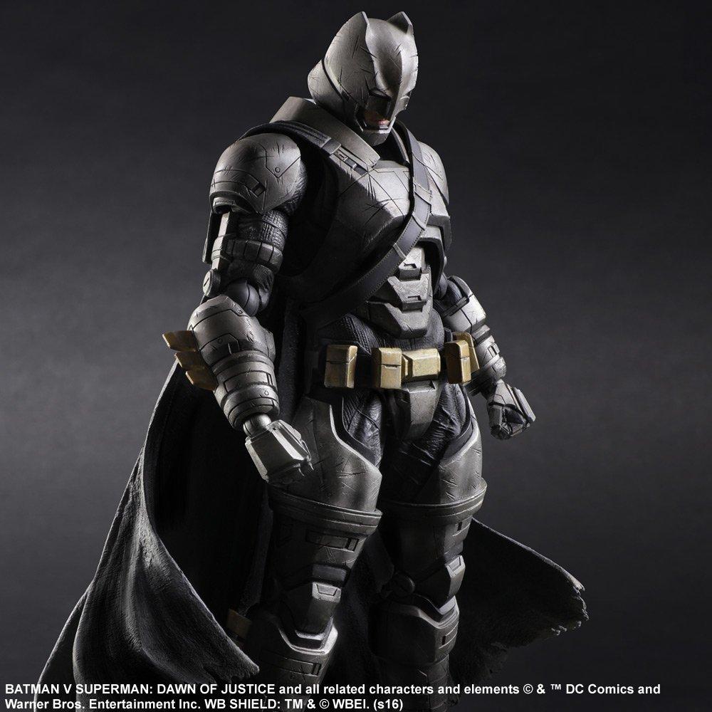 PLAY ARTS Kai Бэтмен против Супермена: Бэтмен в броне из фильма «На заре справедливости», предварительно окрашенная подвижная фигурка
