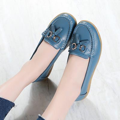 Женские туфли на танкетке, новые повседневные классические модные элегантные кожаные туфли ярких цветов, удобная женская прогулочная обувь, лоферы