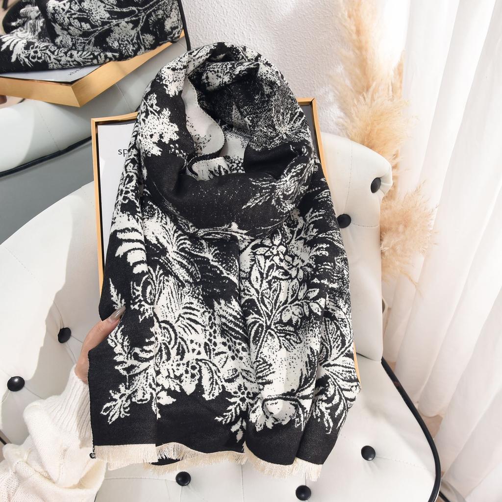 Autumn and Winter Literary and Artistic Fan Imitation Cashmere Flower Scarf Women's Fashion Temperament Atmosphere Medium and Long Warm Scarf