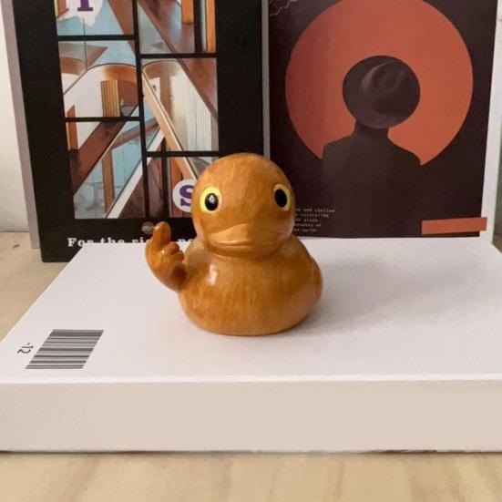 Статуэтка утки со средним пальцем, деревянная текстура, маленькая желтая утка, поводок, скульптура, модель животного, домашний офис, книжная полка, украшение для рабочего стола, орнамент