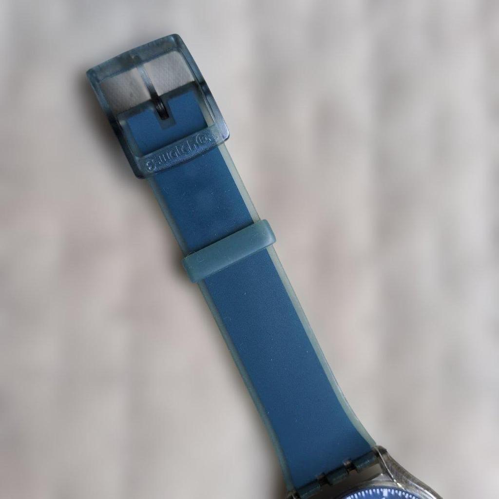 Подержанные кварцевые часы Swatch Синие Батарейка заменена (R8 Июль)