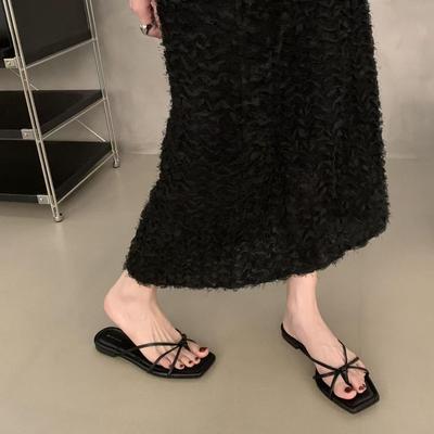 Корейская версия сандалий на перекрестных ремешках, женские 2025, новые, модные универсальные шлепанцы с квадратным носком, открытые плоские тапочки, тренд