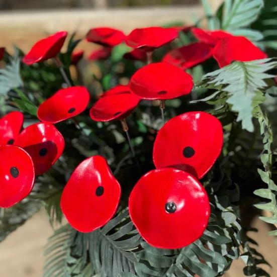 Bee Watering Station Weather-proof Outdoor Garden Yard Hummingbird Water Feeder Cup Metal Butterfly Bath Bowl Decoration