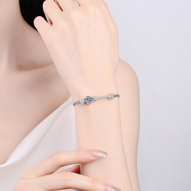 High Quality S925 Sterling Silver Platinum Plated Moissanite Bracelet for Women 2023 New Niche Design Popular Gift