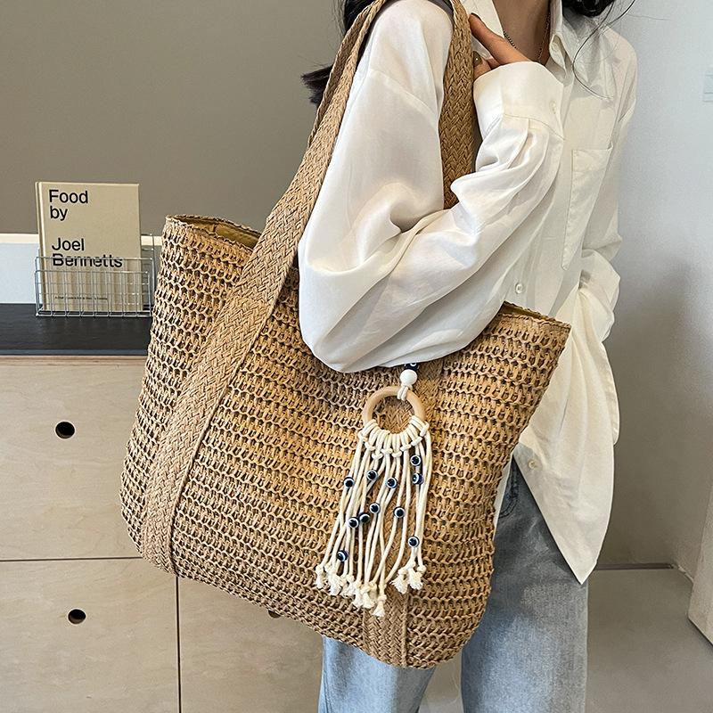 2025 New Straw Plaited Woven Women's Roomy Bag Casual Versatile Single Shoulder Bag High Capacity Seaside Beach Bag Vacation Commuter Large Tote Bag