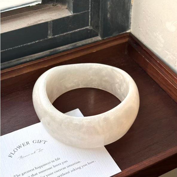 Exaggerated Irregular Geometric Resin Bracelet for Women - Fashionable Wide Bangle