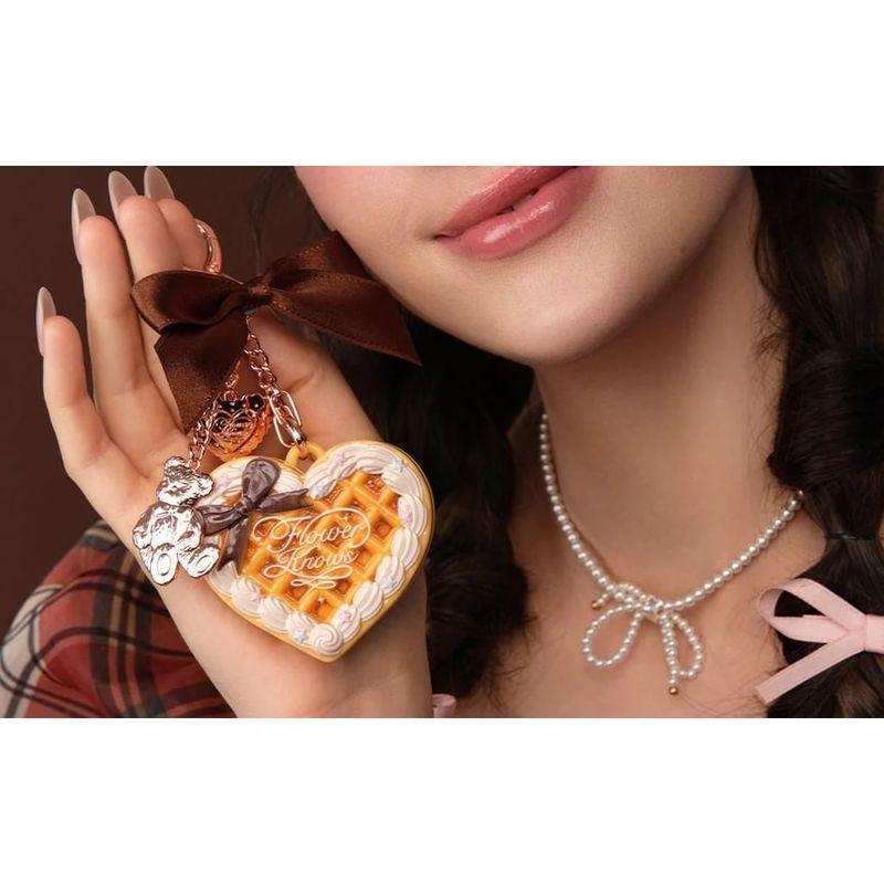 Flower Knows - Flower Knows Коллекция Sweetie Bear Мини-пудра для лица и набор с шармом - 2 вида