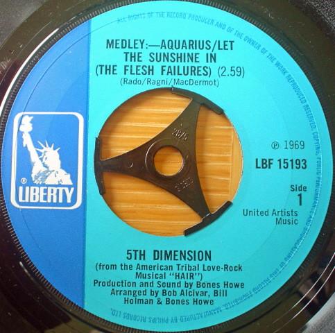 7inch Record FIFTH DIMENSION - Medley: Aquarius/Let The Sunshine I LBF15193 Liberty 1969 UK Soul/Funk Used