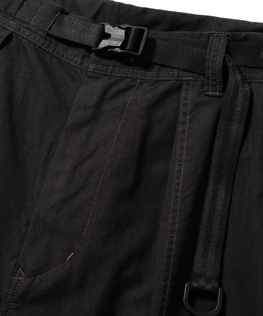HUMOROUS ACCOUNT Baker Shorts / Burnt Black