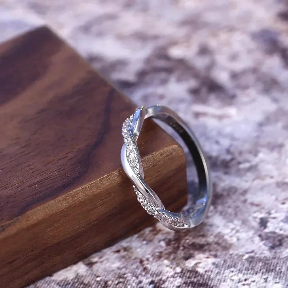 2025 Минималистичное простое кольцо на палец для девушки с микропаве, модный дизайн с перекручивающимся узором, обручальные кольца