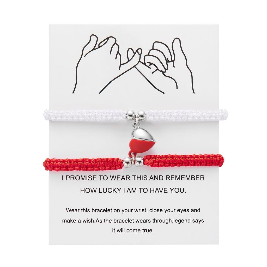 Набор магнитных кулонов-сердец и браслетов: Подарок для пары лучших друзей