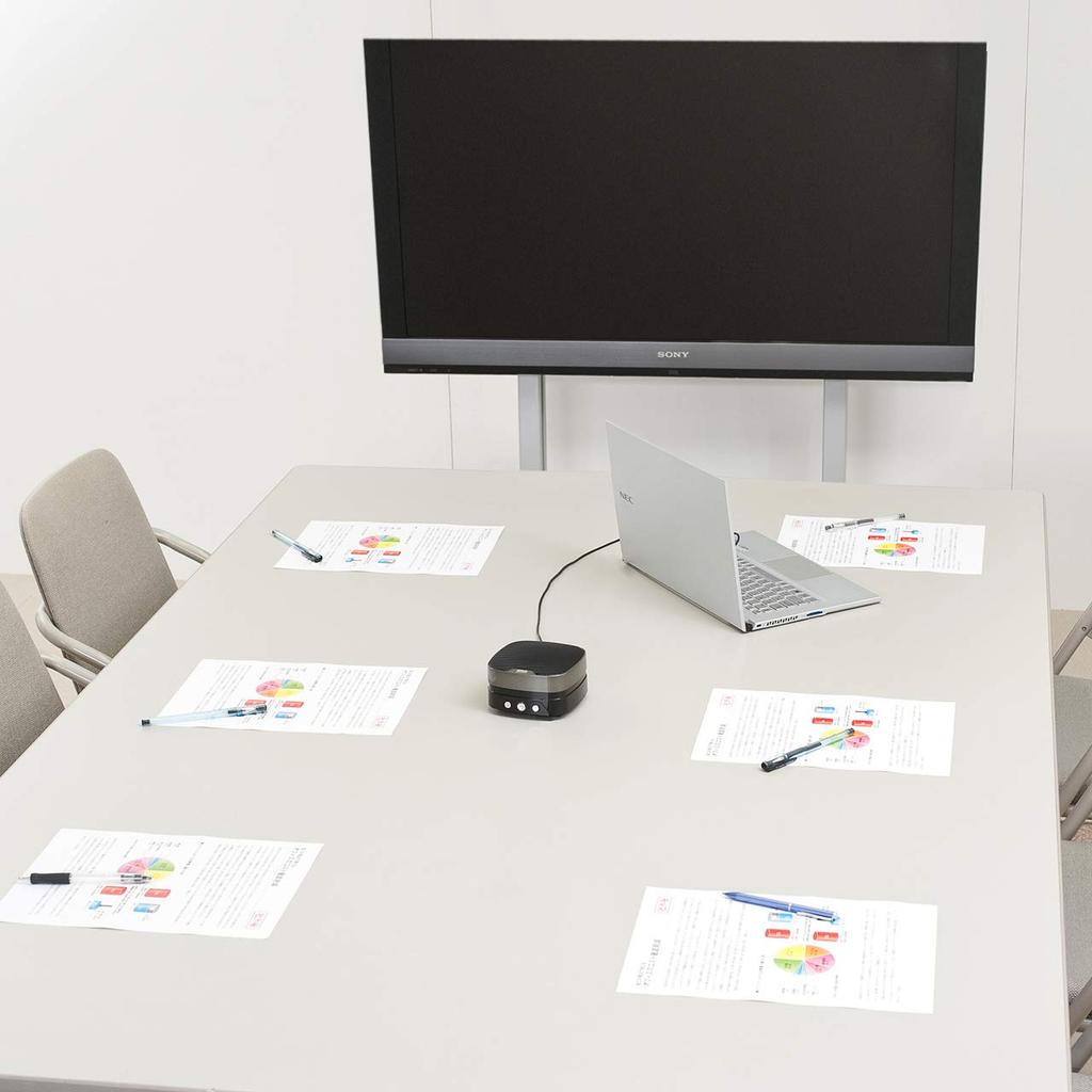 Sanwa поставляет веб-конференц-связь с небольшим микрофоном и проводным USB-подключением, совместимым со Skype/Zoom/Teams MM-MC28