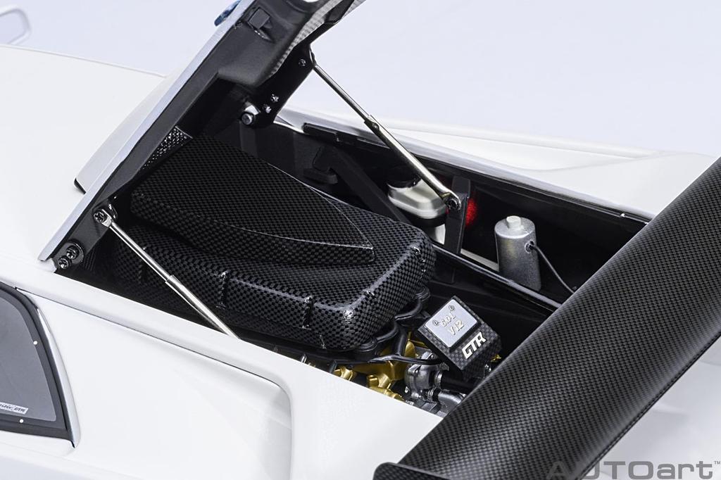 AUTOart Масштабная модель Lamborghini Diablo GTR Готовая модель 79136 1/18 (белый)