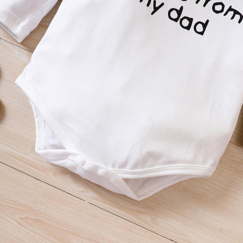 Newborn Baby "Don' Look At Me That Smell Is Coming From My Dad" Print Long Sleeve Romper Bodysuit