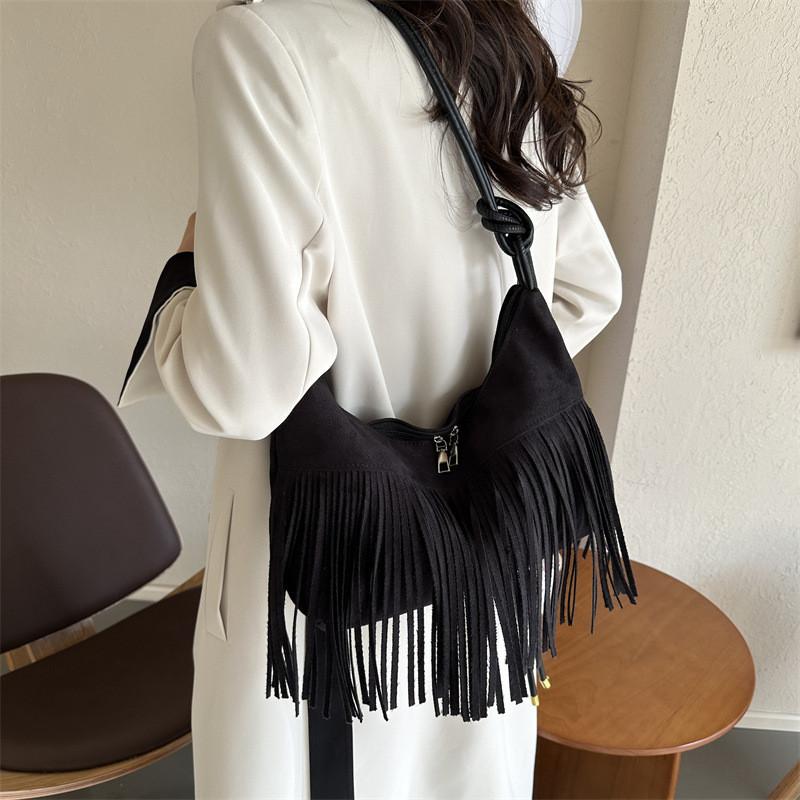 Модная бахрома Большая вместимость 2024 Новая Ретро Популярная Женская Простая Одноплечевая Наплечная Сумка