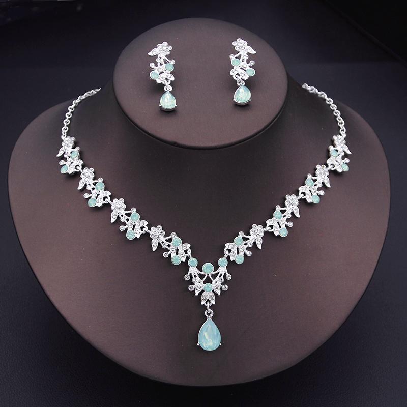 Exquisite Dangle Earrings and Necklace for Women Elegant Jewelry Set Flower Design Shining Rhinestone Necklace Set Wedding