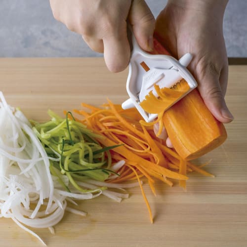 Kai Corporation KAI Peeler, соломорезка, овощечистка, соломорезка для картофеля с функцией удаления ростков, можно мыть в посудомоечной машине, KAI KITCHEN белого цвета, сделано в Японии