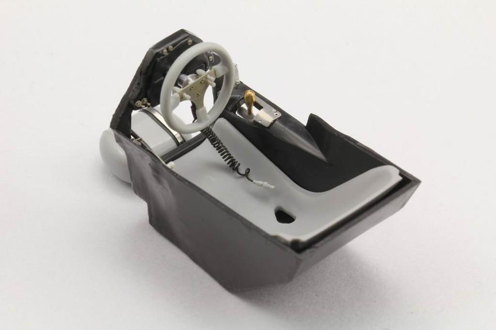 Детали кабины пилота Top Studio McLaren Upset TD23139 1/20 MP4/5B