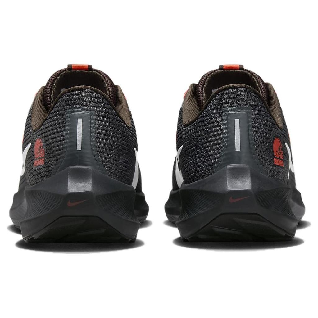 NFL x Nike Air Zoom Pegasus 40 Cleveland Browns Мужские кроссовки Черный Антрацитовый Коричнево-серый DZ5950-001