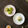 Керамическая фруктовница на высокой ножке и поднос для закусок к чаю для чайной церемонии и домашнего использования.
