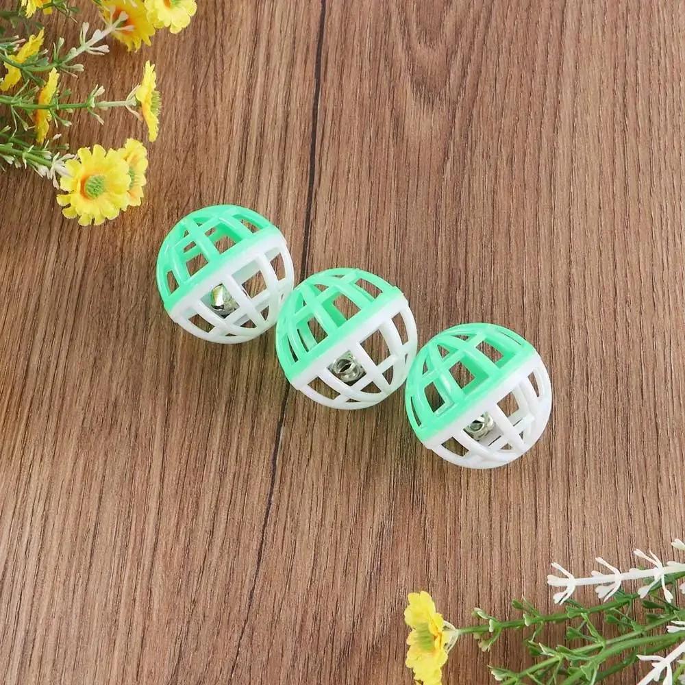 5 шт. Игрушки для питомцев Пластиковый тренировочный мяч для котят с колокольчиком Полый мяч для кошек для веселой игры Случайные цвета