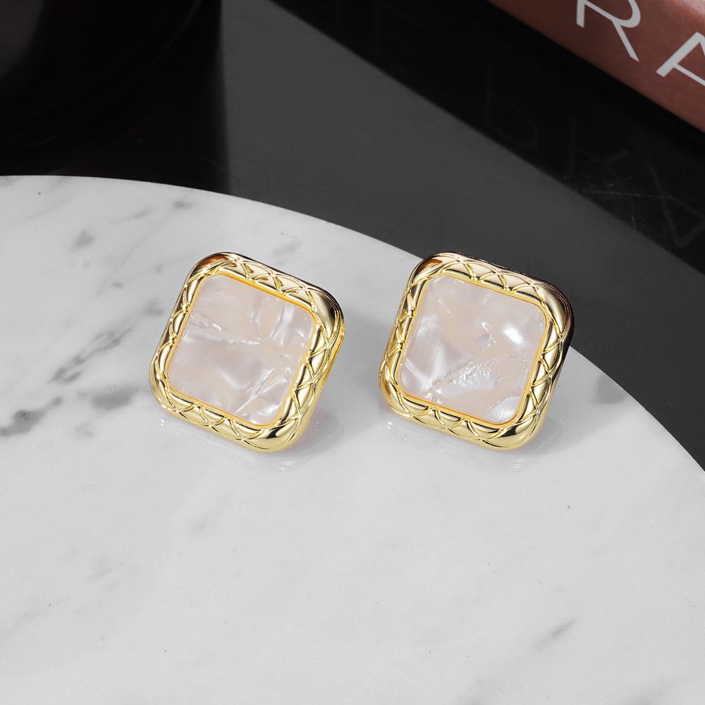 Retro Square Metal Resin Large Exaggerated Stud Earrings for Women Classical Charm Trendy Jewelry
