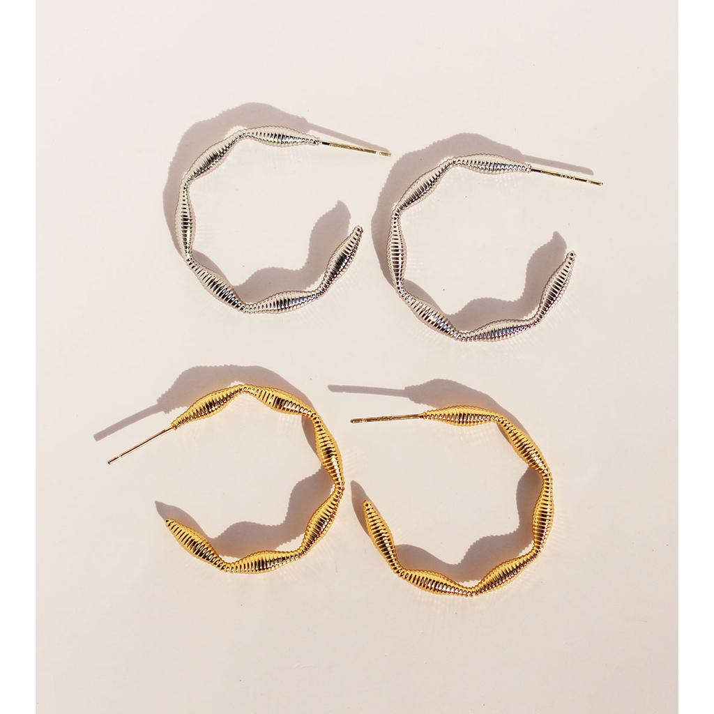 Креативные металлические минималистичные серьги в форме буквы С, дизайн пружинных винтовых сережек, серебряные игольчатые украшения