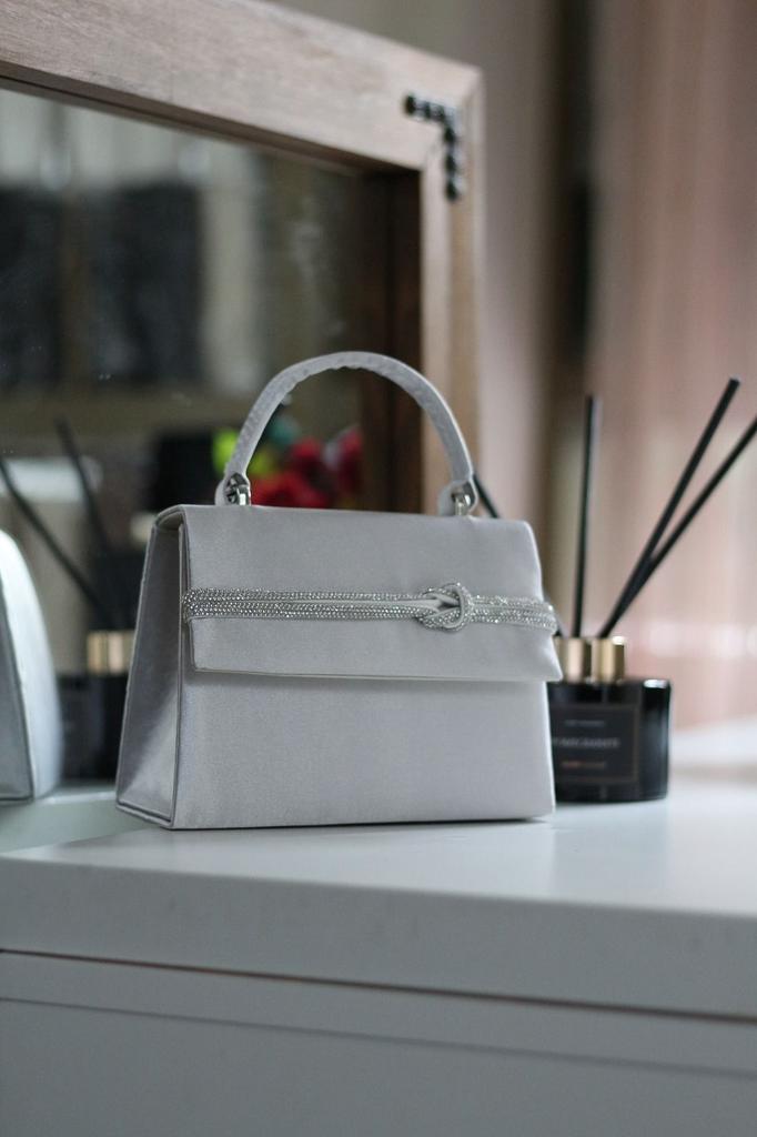 Women's Stylish and Useful Evening Dress Bag Women's Satin Beige Stone Stripe Detailed Evening Dress Shoulder Bag