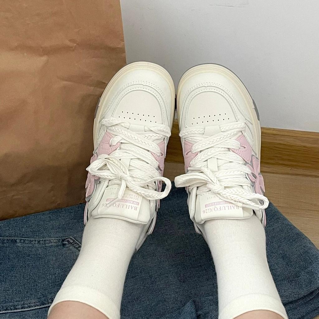 Туфли на толстой подошве с дизайном четырехлистного клевера, женские, новая весна-лето 2024, нишевые, повседневные, универсальные, модные белые туфли для женщин