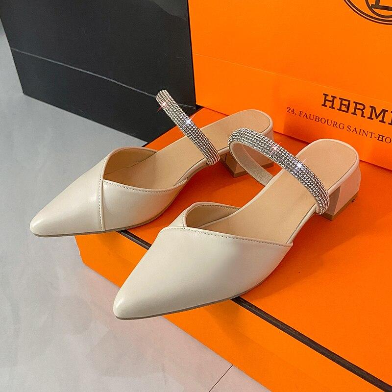 Тапочки для отдыха, женские шлепанцы, туфли-лодочки, обувь на квадратном среднем каблуке для женщин, однотонные блестящие тапочки с острым носком, большие размеры