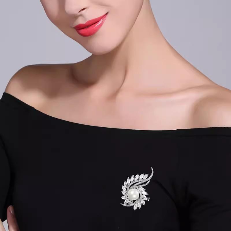 Elegant Floral Brooch, High-end Women's Versatile Pearl Brooch, Personalized Anti-glare Pin