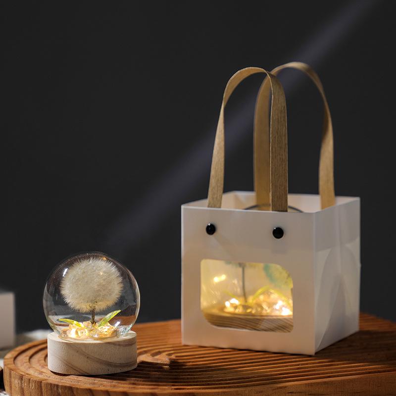 Светящийся букет из стабилизированных цветов «Одуванчик» Ночник в стеклянном куполе - Подарок на день рождения для девочки или девушки