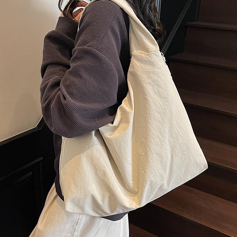 2025 Wasteland Style Lazy Style Campus One-shoulder Armpit Bag Versatile Commuting Fashion Simple Large-capacity Cloth Bag Women's Bag