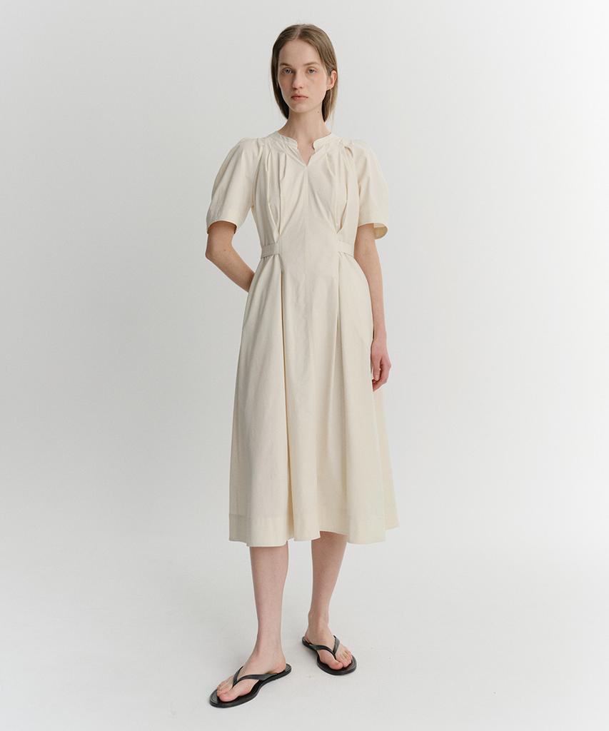 Ia Layn Tuck Volume Dress (Cream)
