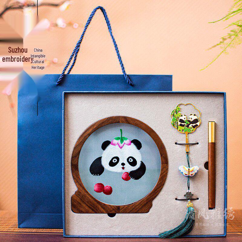 Китайский сувенир: Фигурка панды вышивка Сучжоу Подарок
