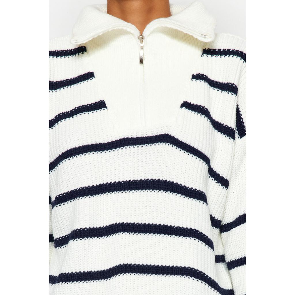 Темно-синий вязаный свитер с полосатым воротником и молнией Tctaw24ak00037