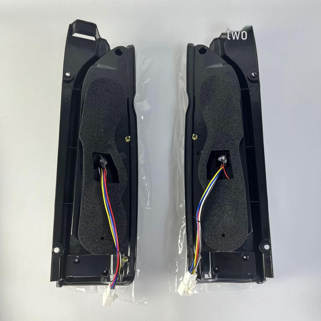 Светодиодные задние фонари и динамические указатели поворота для Toyota Hiace H200 Series 05-18