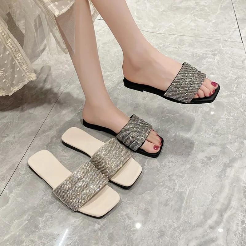 Тапочки женские со стразами, широким ремешком, квадратным носком, шлепанцы, сандалии на плоской подошве, женские тапочки, женская обувь, блестящая роскошь