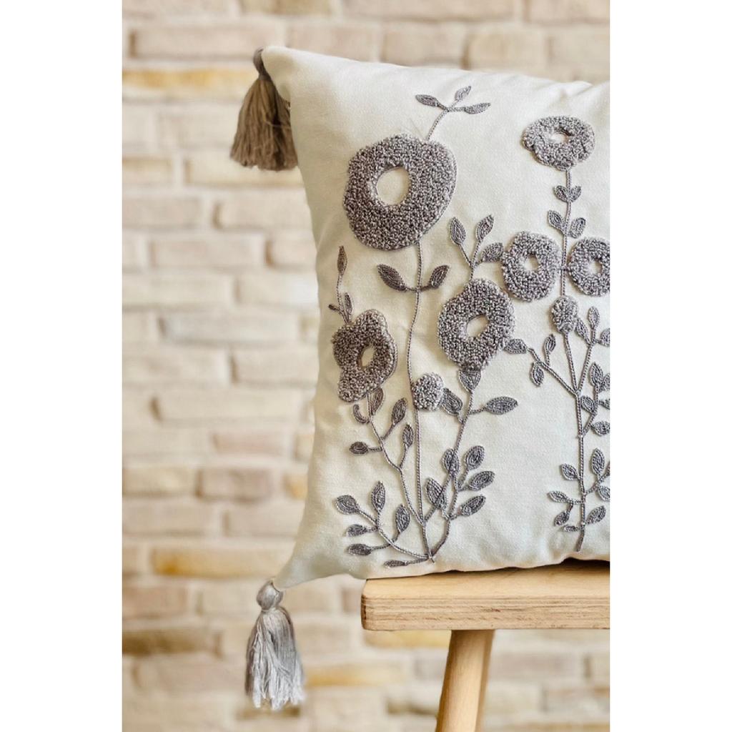 Punch Embroidered Single Decorative Daisy Design Throw Pillow Cover (punch)