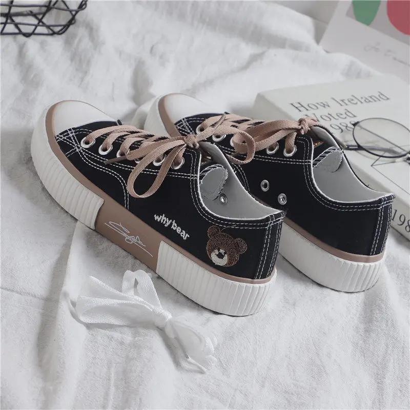 Роскошные 2024 Новые женские кроссовки для девочек Bear Kawaii Shoes Sports Lolita Casual Flat Cute Spring Running Vulcanized Fashion Shoes