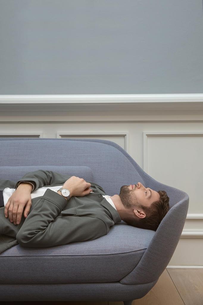 ARNE JACOBSEN CITYHALL 53202-2008, 40mm, Nordic Design, Water Resistant (Quiet Design with No Second Hand), White with Silver Mesh Strap