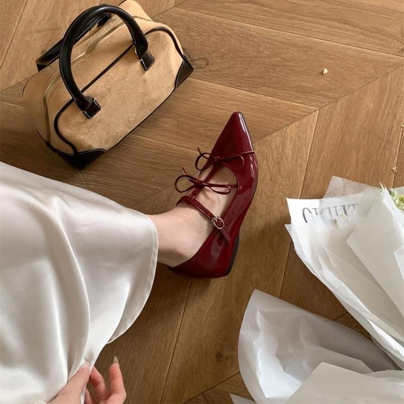 Fashion Flat Shoes Spring New Pointy Head Shallow Mouth Butterfly Knot Patent Leather Set Foot Soft Sole Inside Elevating Single Shoes