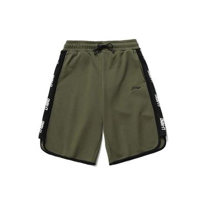 Li Ning Sports Fashion Series Боковая панель с вышитым логотипом Свободные спортивные шорты мужские шорты оливково-зеленого цвета AKSR285-4