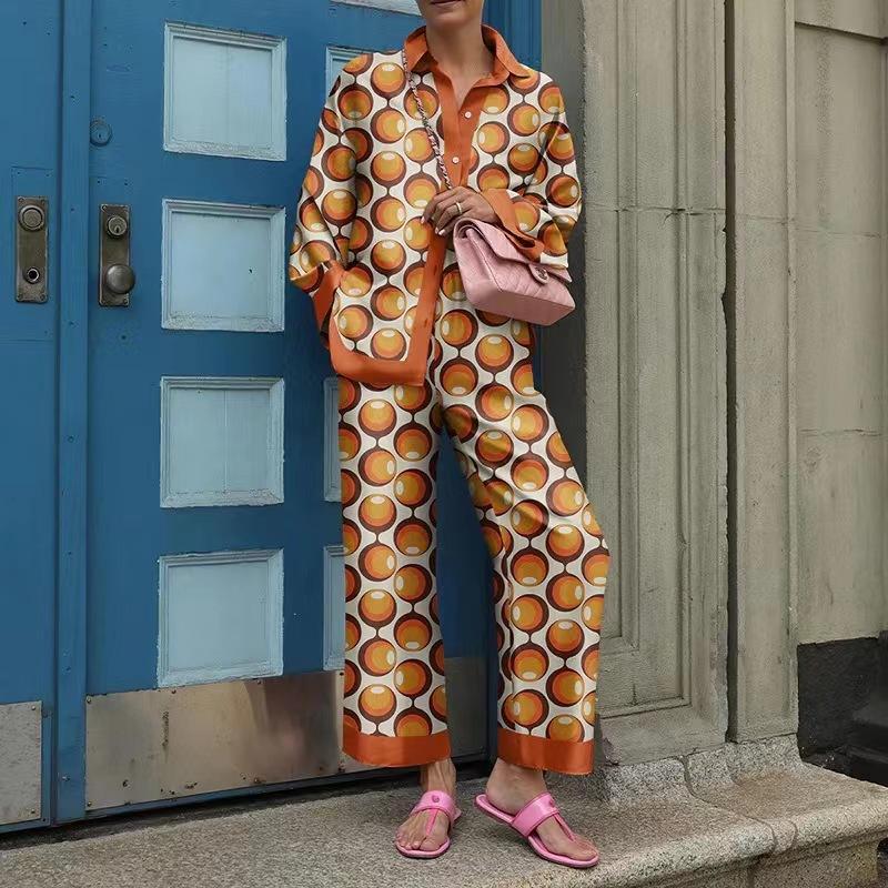 Женский комплект: рубашка и брюки с широкими штанинами, зеленый геометрический принт