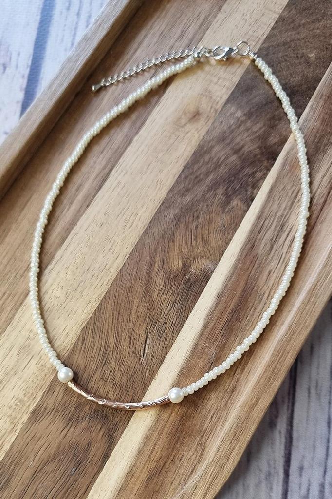 Delicate Beaded Choker – Handmade Fashion Accessory