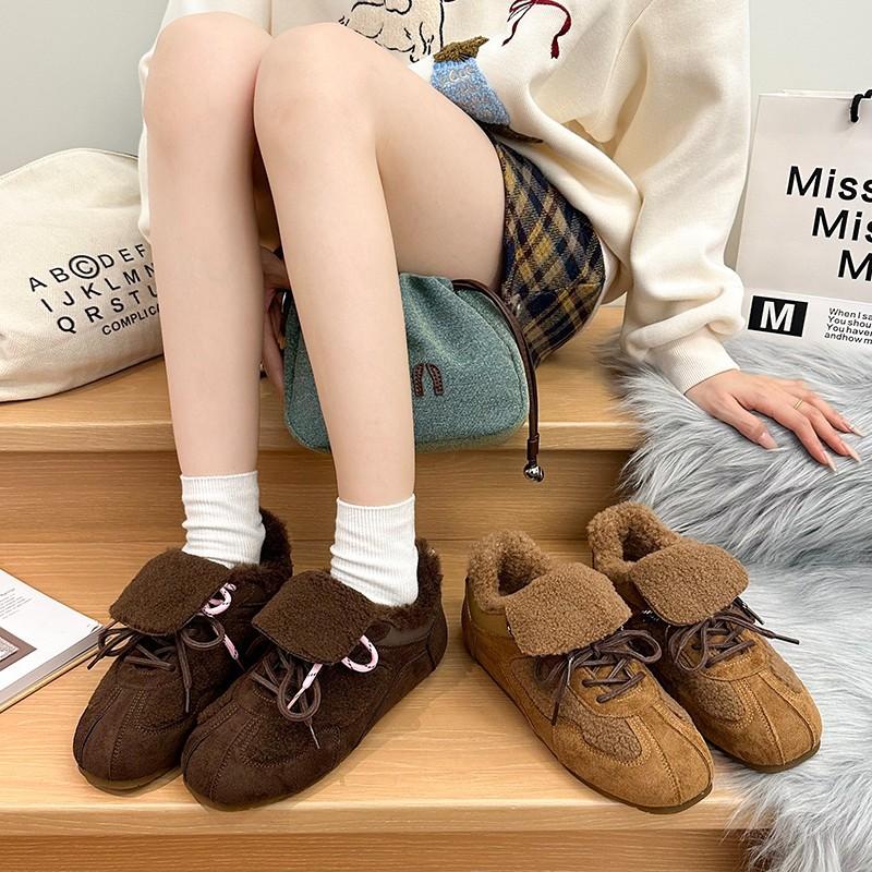 Ретро велюровые немецкие тренировочные туфли на плоской подошве с мягкой подошвой для женской зимы 2025 года, новые пушистые туфли с внутренней платформой, универсальные теплые хлопковые туфли