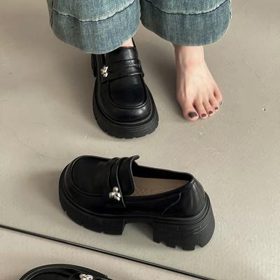 Маленькие кожаные туфли на платформе, увеличивающие рост, женская мода, простые в британском стиле, 2025 новые осенне-зимние ретро туфли Мэри Джейн