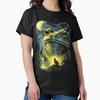 Frog Howling To the Moon Retro Nature Graphic Shirt Classic T-Shirt
