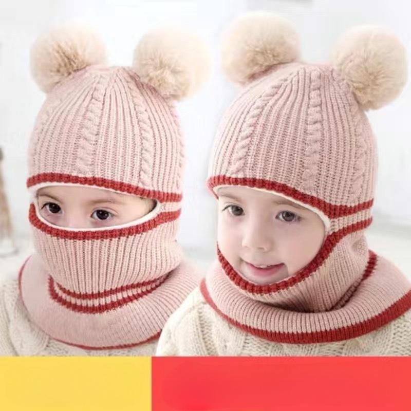 Детская вязаная шерстяная шапка-бини с шарфом-манишкой и помпонами для возраста 1-6 лет