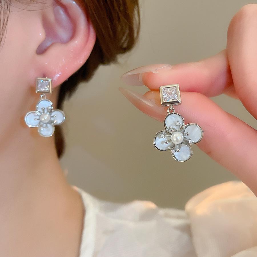 Silver Needle Super Fairy Elegant Bow Flower Stud Earrings French Light Luxury Earrings Literary Style Sweet Versatile Earrings
